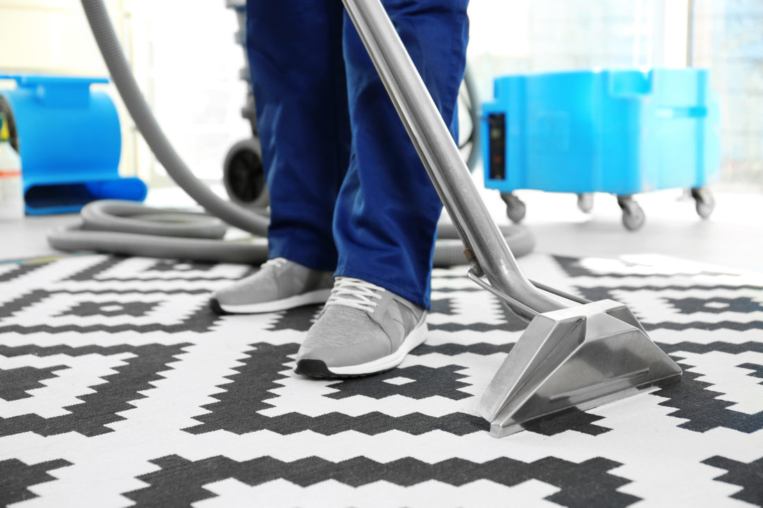 how much to tip carpet cleaners