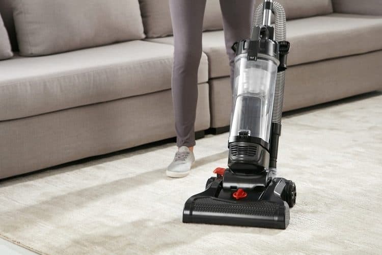 how a vacuum cleaner works